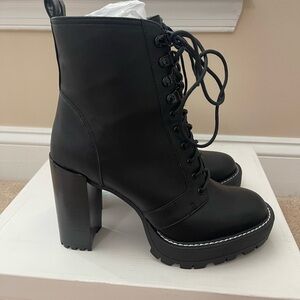 ⛔️SOLD⛔️Brand New BP X Claudia Sulewski size 8